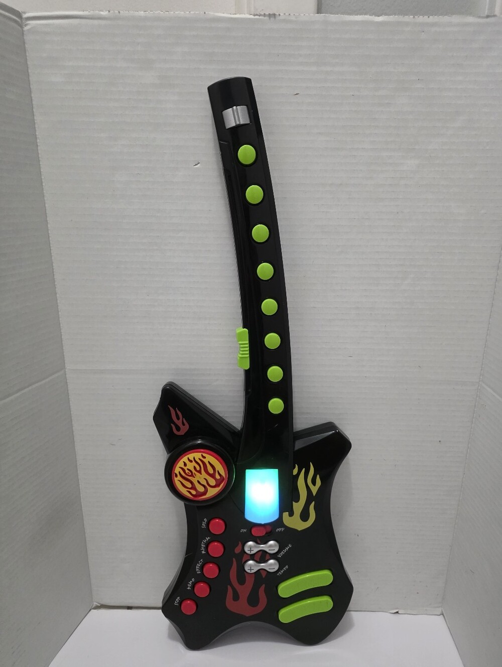 The Winfun Rockin’ Sounds Electric Guitar